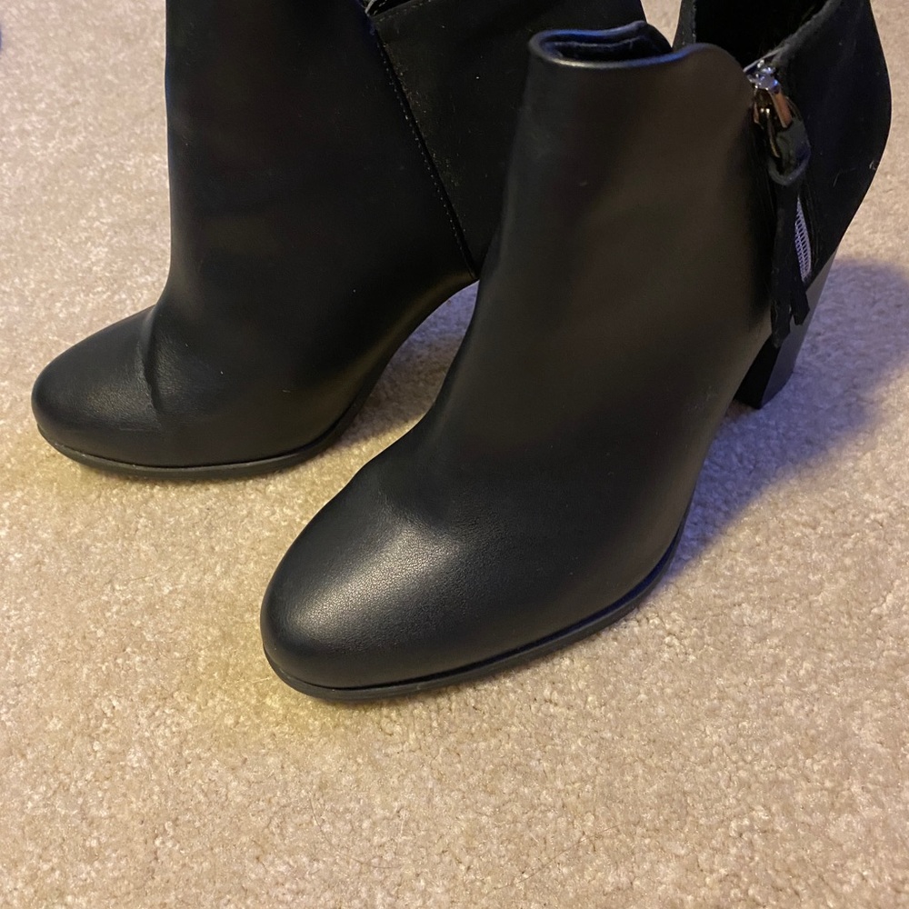 Fioni Booties ๐๐๐ - Picture 2 of 12